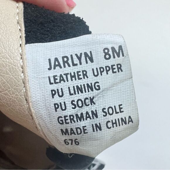 Steve Madden Jarlyn Western Black Suede Laser Cut Pointed Toe Ankle Bootie SZ 8 - Picture 8 of 12